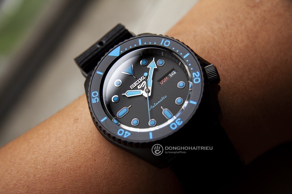 Dáng vỏ Tonneau đã được ra đời với ý tưởng là sự thay thế cho nền tảng mặc định của mẫu đồng hồ đeo tay ban đầu
