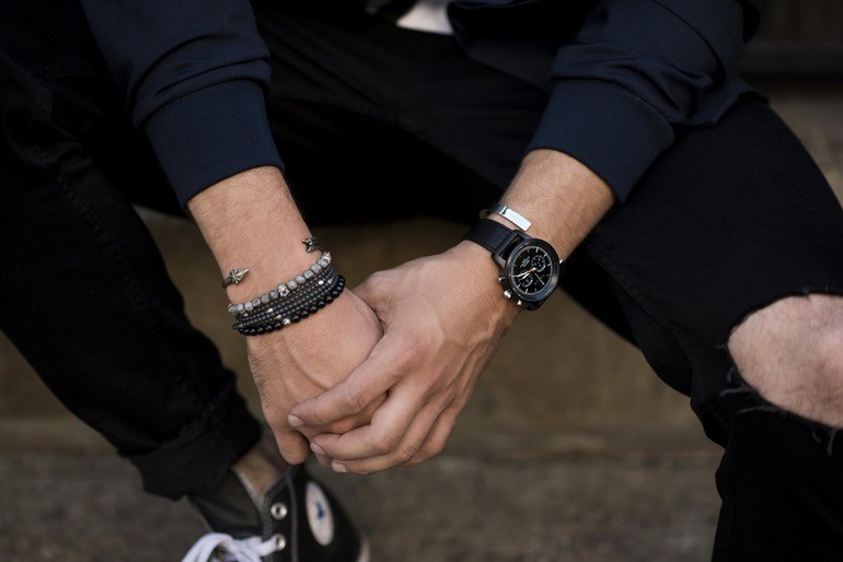 10 mẹo mix đeo đồng hồ và vòng tay đẹp hợp phong thủy - Ảnh 19