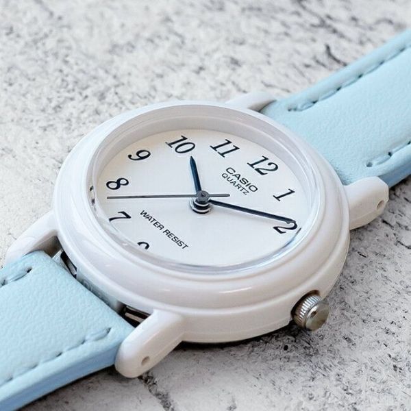 10 chiếc đồng hồ cute siêu dễ thương nhiều màu sắc - Ảnh 2
