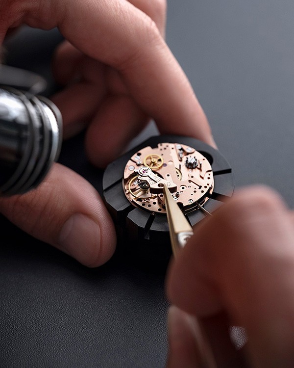 Top 20 mẫu đồng hồ Omega chính hãng bán chạy nhất thế giới ảnh 24