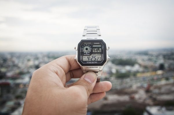 30 mẫu đồng hồ chính hãng giá dưới 2 triệu, miễn phí thay pin