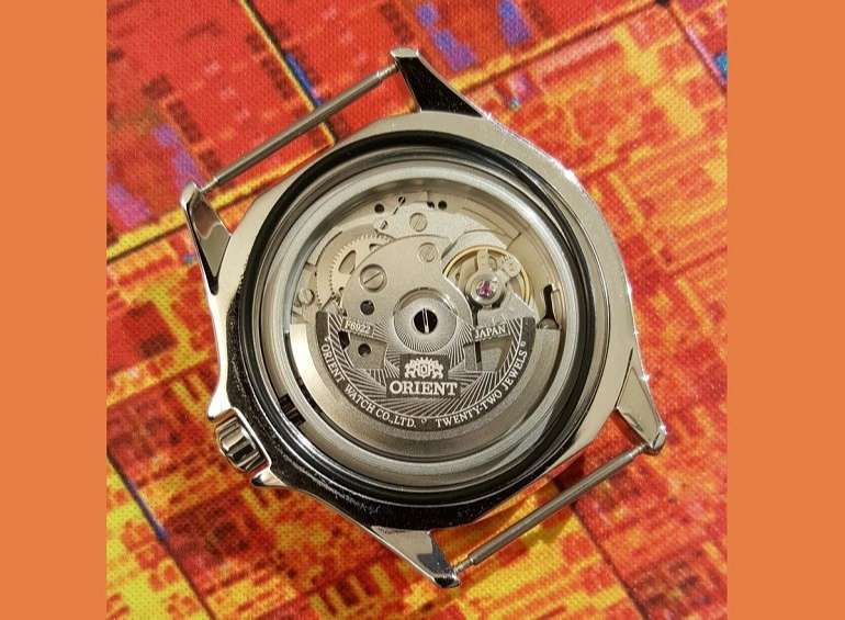 Đồng hồ Orient Mako 3 sử dụng bộ máy Caliber F6922 cho khả năng hoạt động ổn định - ảnh 4