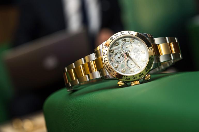 5 điều đặc biệt của đồng hồ mặt xà cừ - Rolex Daytona