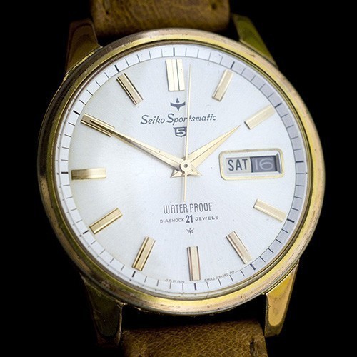 đồng hồ Seiko 5 phiên bản 1963 tuy hư hại vỏ ngoài nhưng vẫn chạy tốt