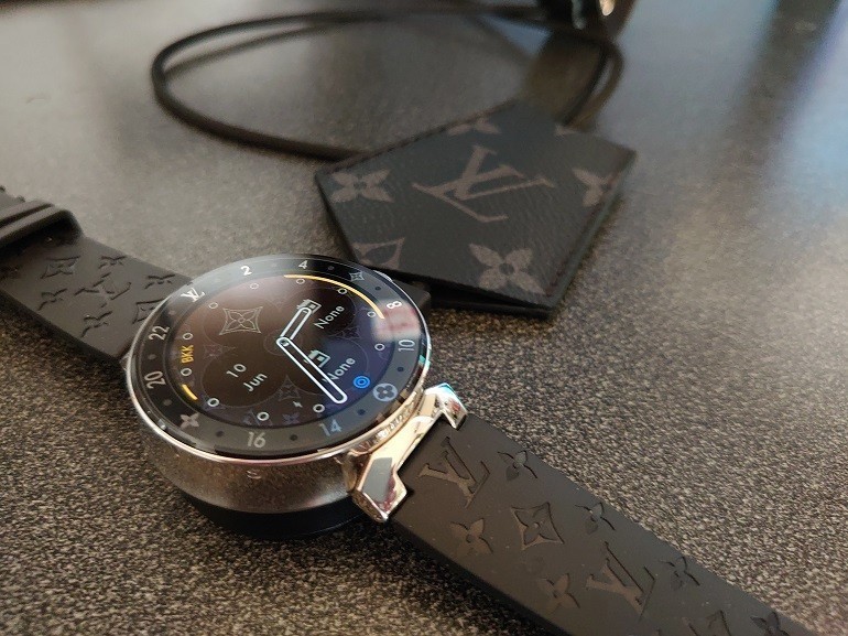Đánh giá đồng hồ Louis Vuitton (LV): xuất xứ, giá, nhược điểm - Ảnh: 6