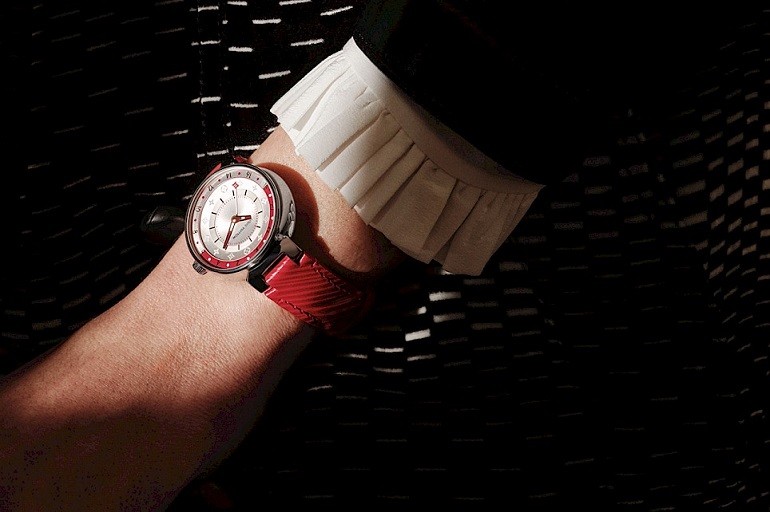 Đánh giá đồng hồ Louis Vuitton (LV): xuất xứ, giá, nhược điểm - Ảnh: 8