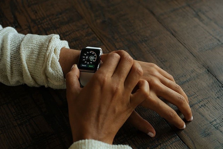 Đồng hồ Apple Watch series 5 bản thép khác gì bản nhôm? - Ảnh: 17
