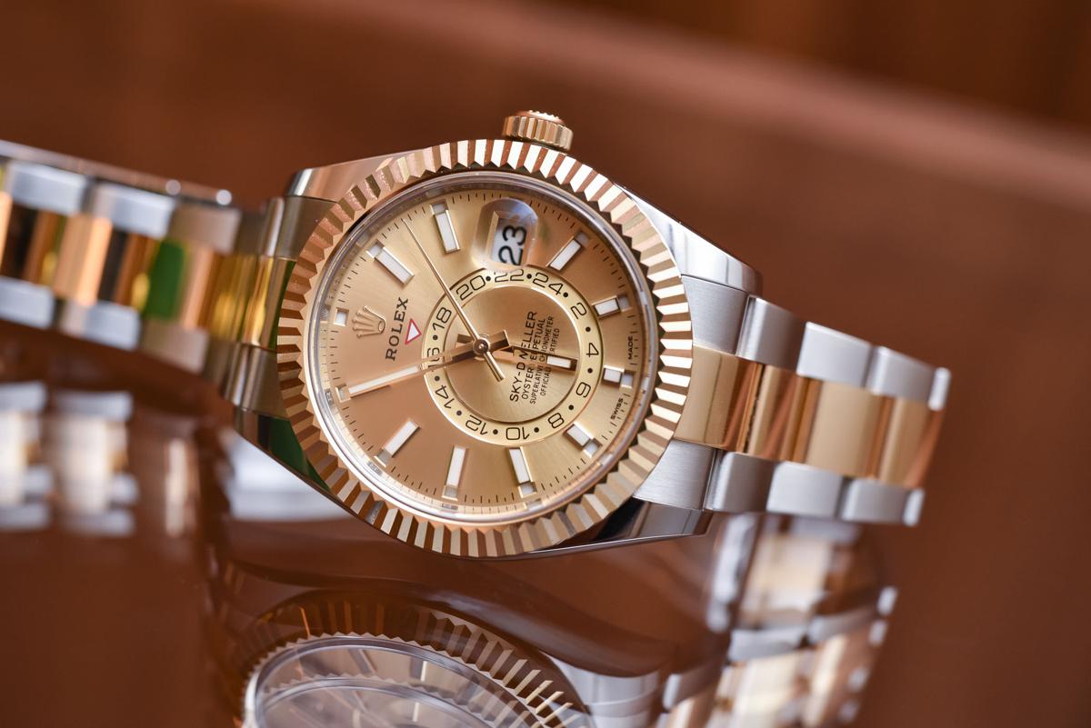  Tham khảo giá đồng hồ Orient RA-AR0001S10B được bày bán tại Watches - Ảnh 6