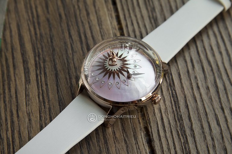 Đồng hồ nữ siêu đẹp, được chế tác công phu từ vật liệu tốt - Ảnh: 5