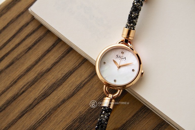 Giới thiệu 7 mẫu đồng hồ đính đá pha lê có thiết kế đẹp nhất - Ảnh: 16