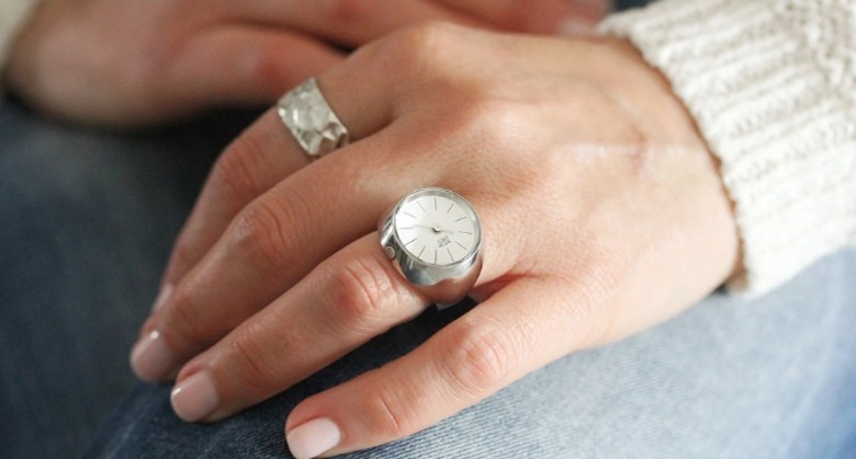 Qua đôi tay lành nghề của những thợ chuyên làm mới đồng hồ cũ sẽ khiến chúng đẹp trở lại - Ảnh 11