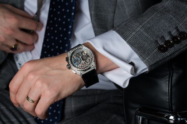 Những chiếc đồng hồ Full kim cương giá tốt, bán chạy tại VN