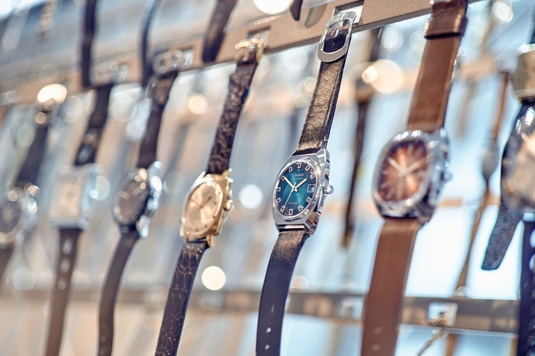 Top 10 thương hiệu đồng hồ Đức nổi tiếng, lâu đời nhất thế giới - Ảnh 13