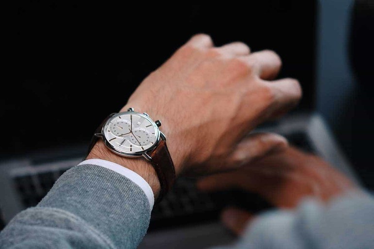 TOP 30 các loại đồng hồ đeo tay nam phổ biến nhất hiện nay - Ảnh 17
