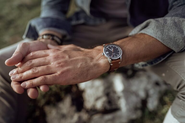 TOP 30 các loại đồng hồ đeo tay nam phổ biến nhất hiện nay - Ảnh 33