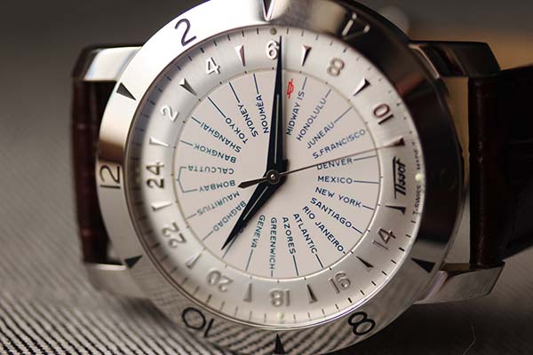 dong-ho-heritage-navigator-automatic-cosc-160-d