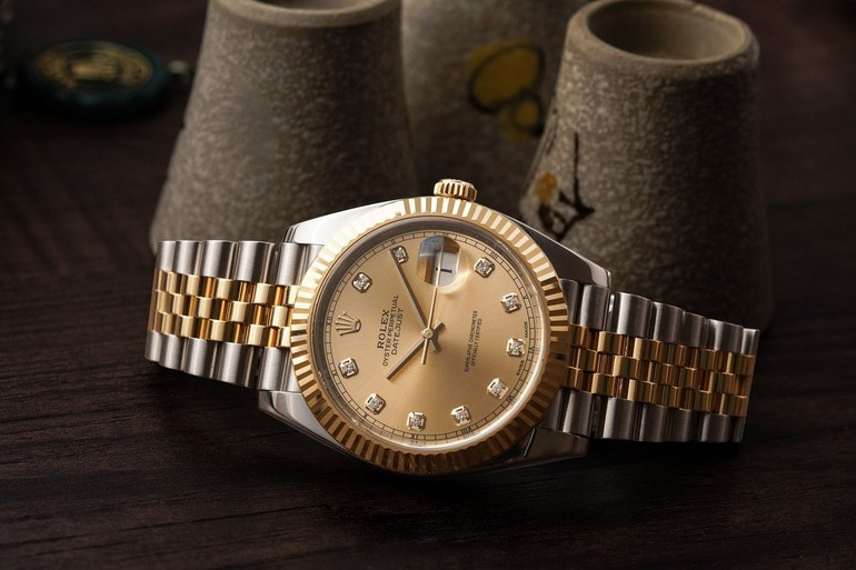 Đồng hồ vàng 18k nữ giá bao nhiêu mua hãng nào đẹp - Ảnh 1