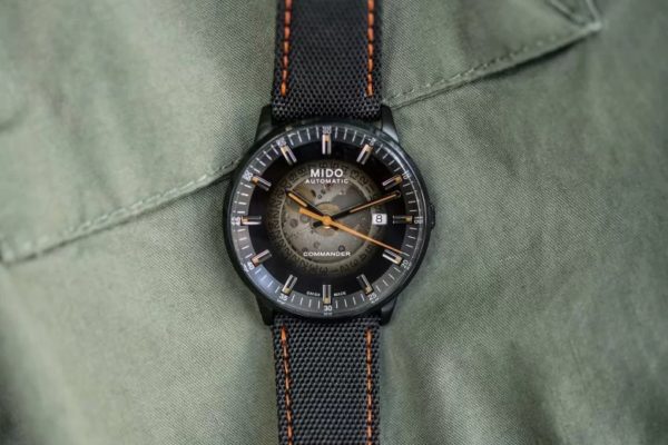 Review đồng hồ Mido Commander chính hãng Thụy Sỹ từ A-Z