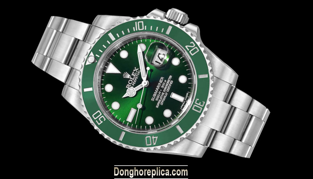 Submariner Date Green Dial Automatic giá 500 triệu
