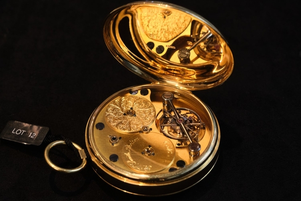Hành trình làm nên chiếc đồng hồ bỏ túi có giá 115 tỷ đồng của Roger W.Smith