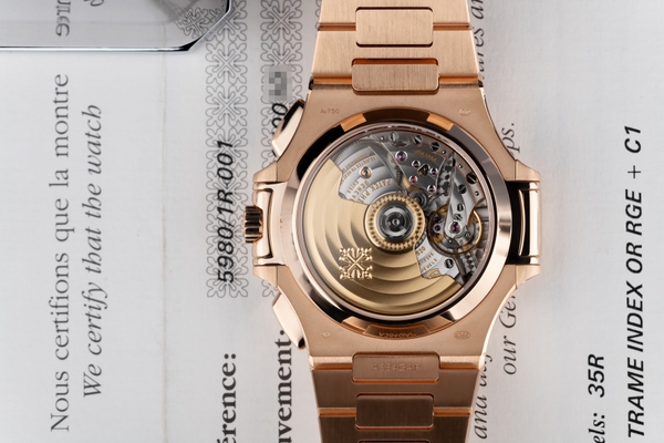 Đệ đơn kiện nhà bán lẻ vì không bán đồng hồ Patek Philippe sau khi đã tích lũy lịch sử mua hàng lên đến 220.000 USD