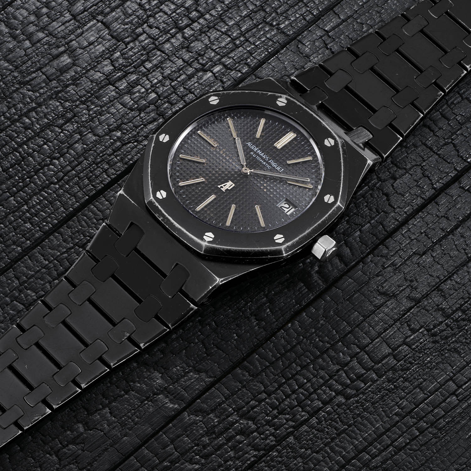 Đồng hồ Royal Oak 5402ST Series A phủ PVD đen của Karl Lagerfeld
