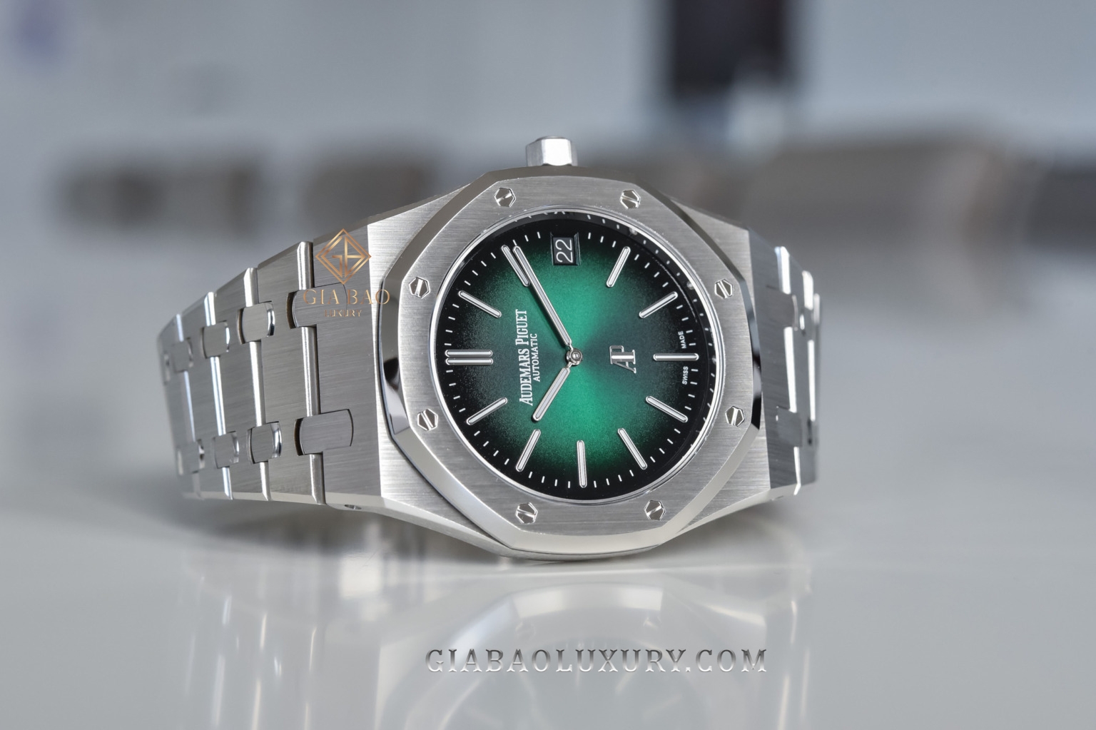 Đồng hồ Audemars Piguet Royal Oak Jumbo Extra-Thin 15202PT.OO.1240PT.01 mới nhất 2021 được trang bị bộ máy 2121