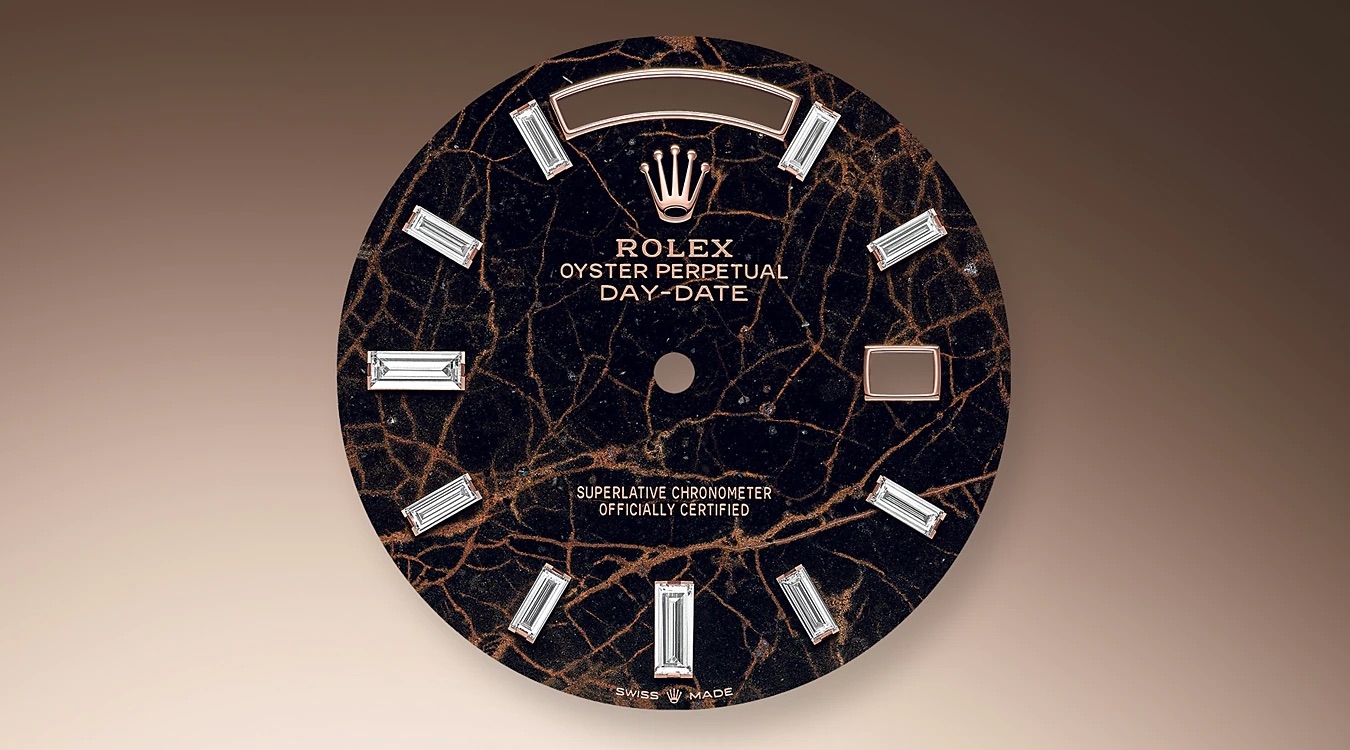 Cận cảnh đồng hồ Rolex Day-Date 40 228235 Mặt Số Eisenkiesel (New Model 2021)