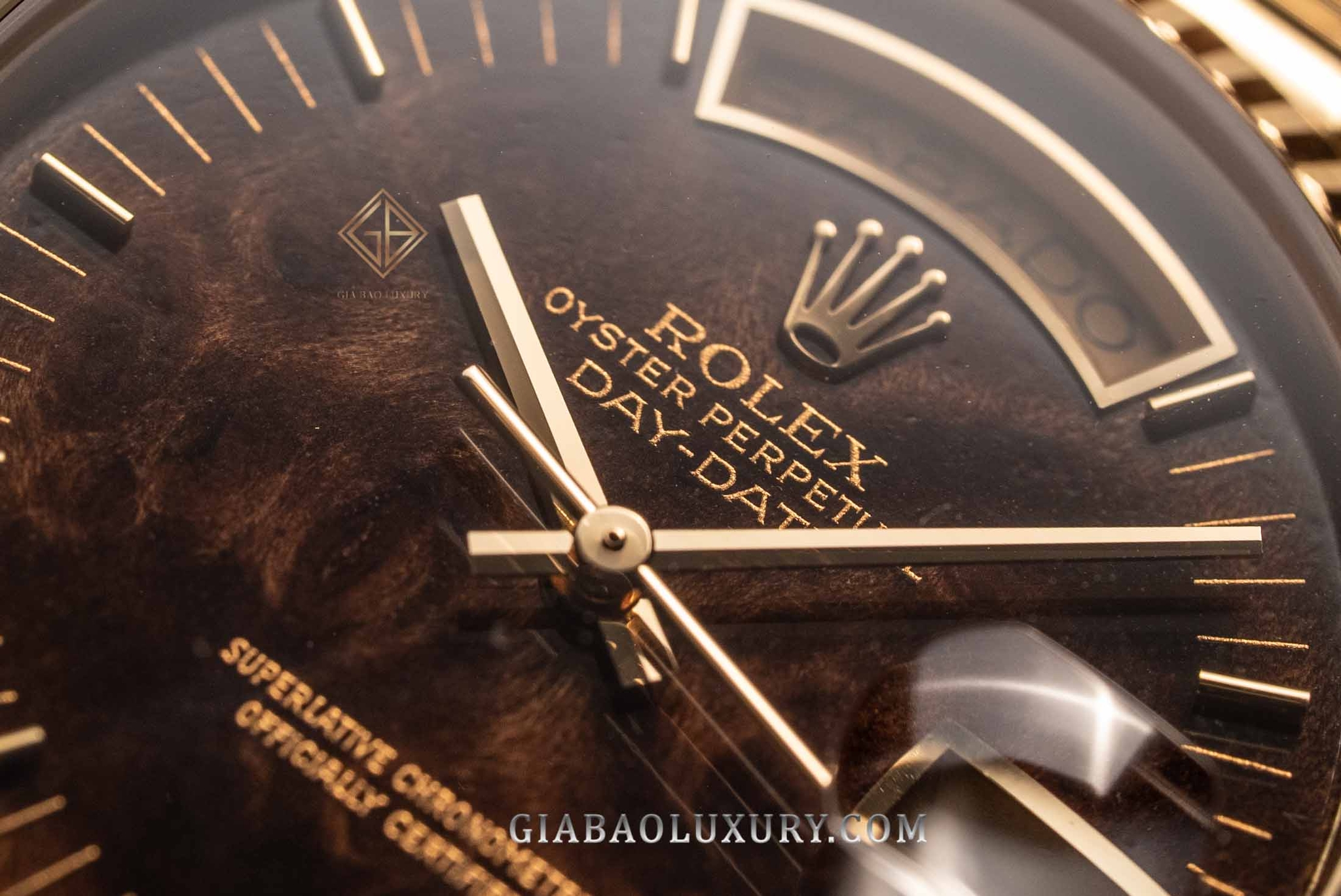 Review đồng hồ Rolex Day-Date 36 18038 Mặt Số Gỗ Burr (gỗ Nu)