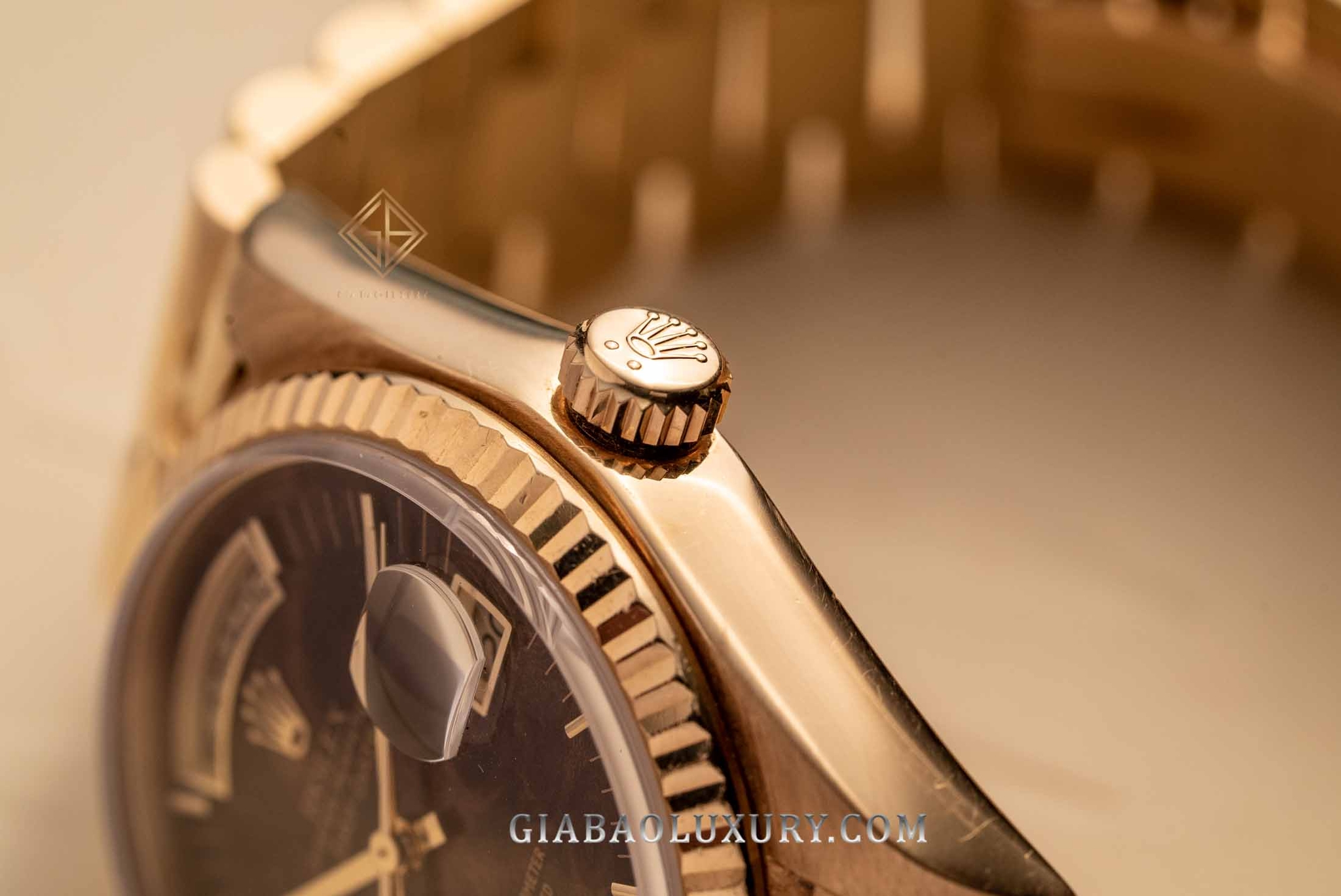 Review đồng hồ Rolex Day-Date 36 18038 Mặt Số Gỗ Burr (gỗ Nu)