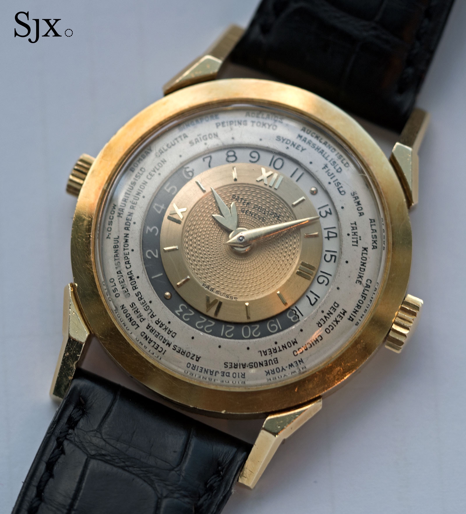 Đồng hồ Patek Philippe ref. 2523 HU không phải là một cú hit vào thời nó ra mắt. Chiếc đồng hồ này nổi tiếng là do giá cao, sở hữu thiết kế góc cạnh và táo bạo, đáng chú ý nhất là dáng càng nối dây. Còn hiện tại, chiếc đồng hồ này rất hiếm, có giá trị bảy con số
