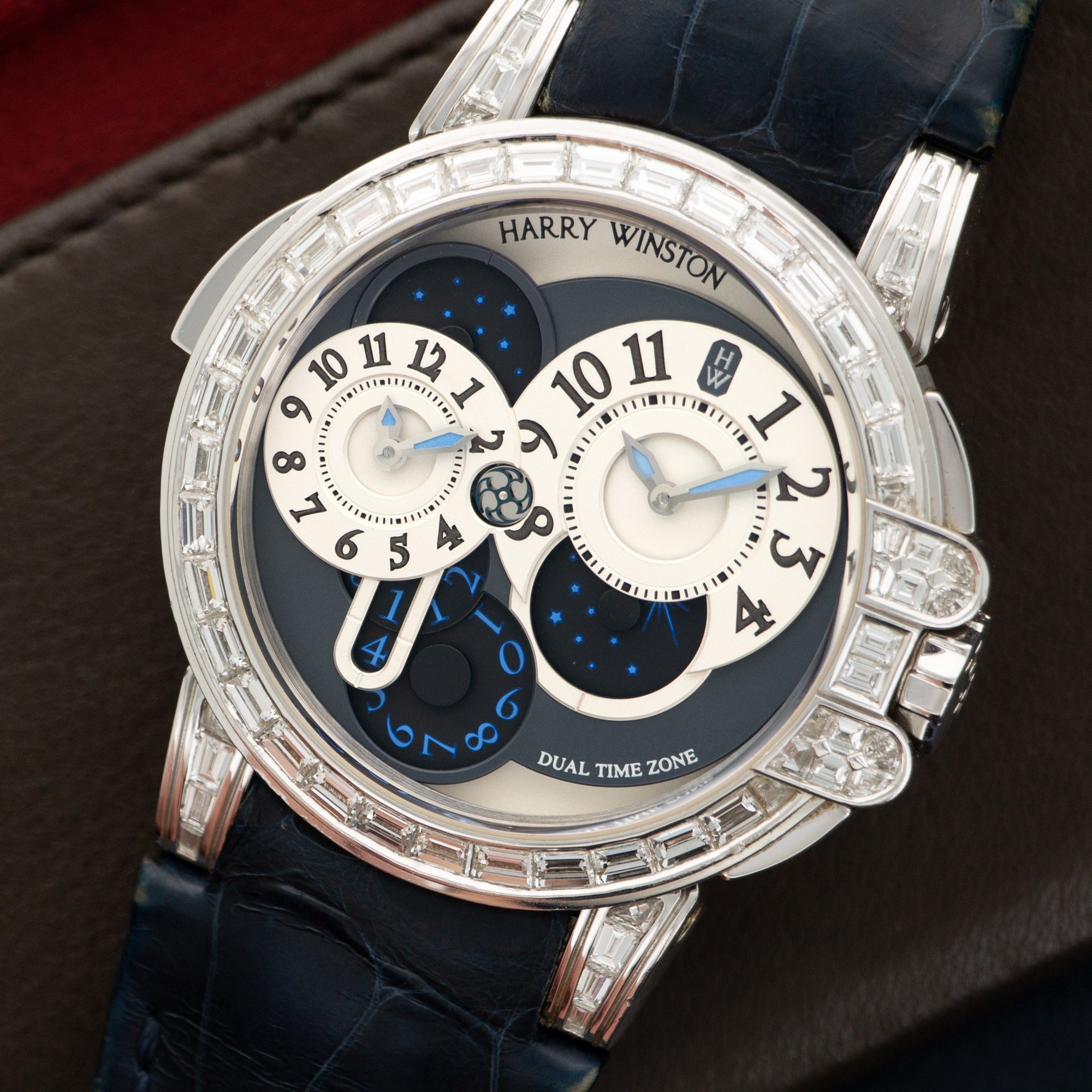 đồng hồ Harry Winston Ocean Dual Time Baguette Diamond