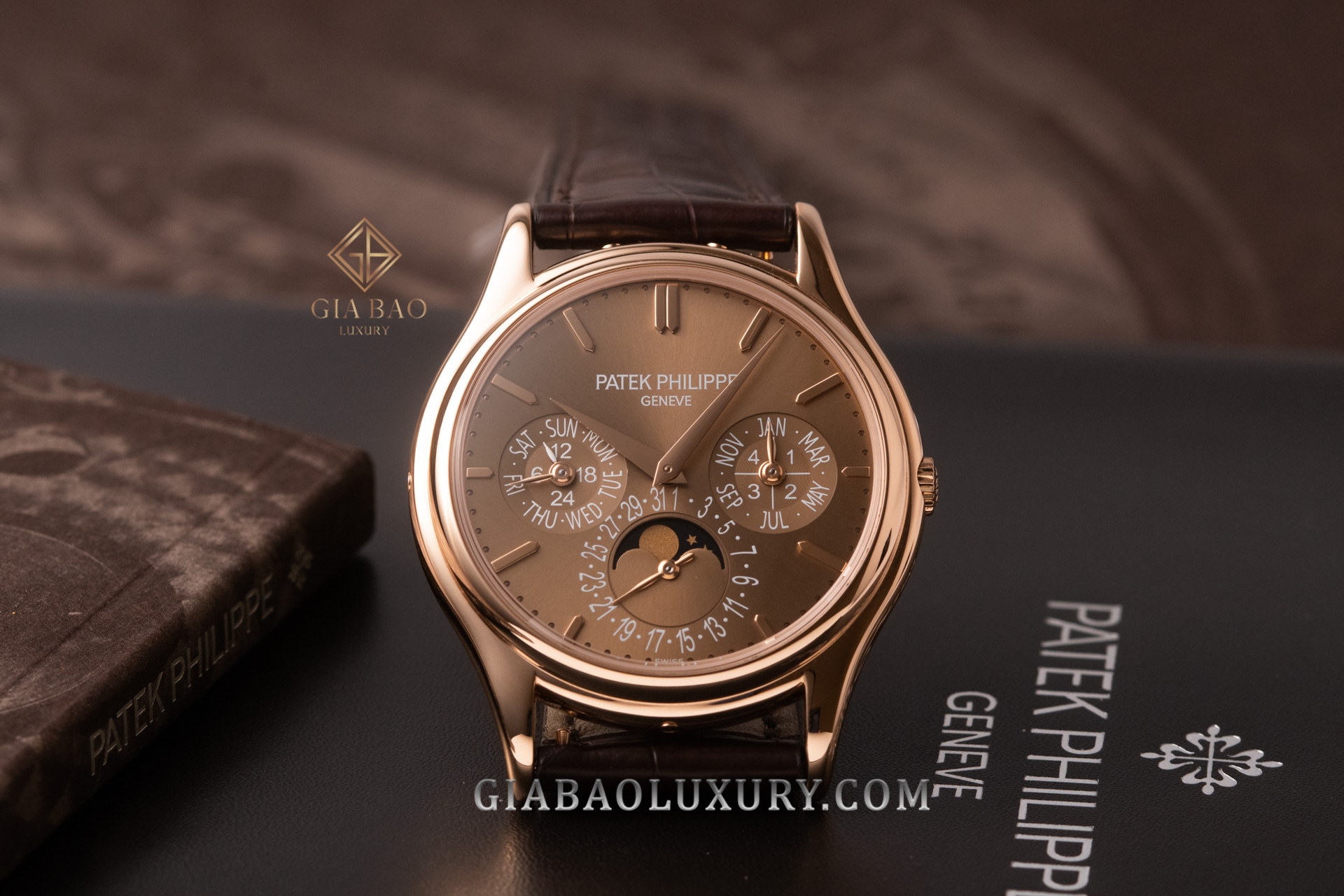So sánh đồng hồ Patek Philippe Grand Complications 5327 và 5140