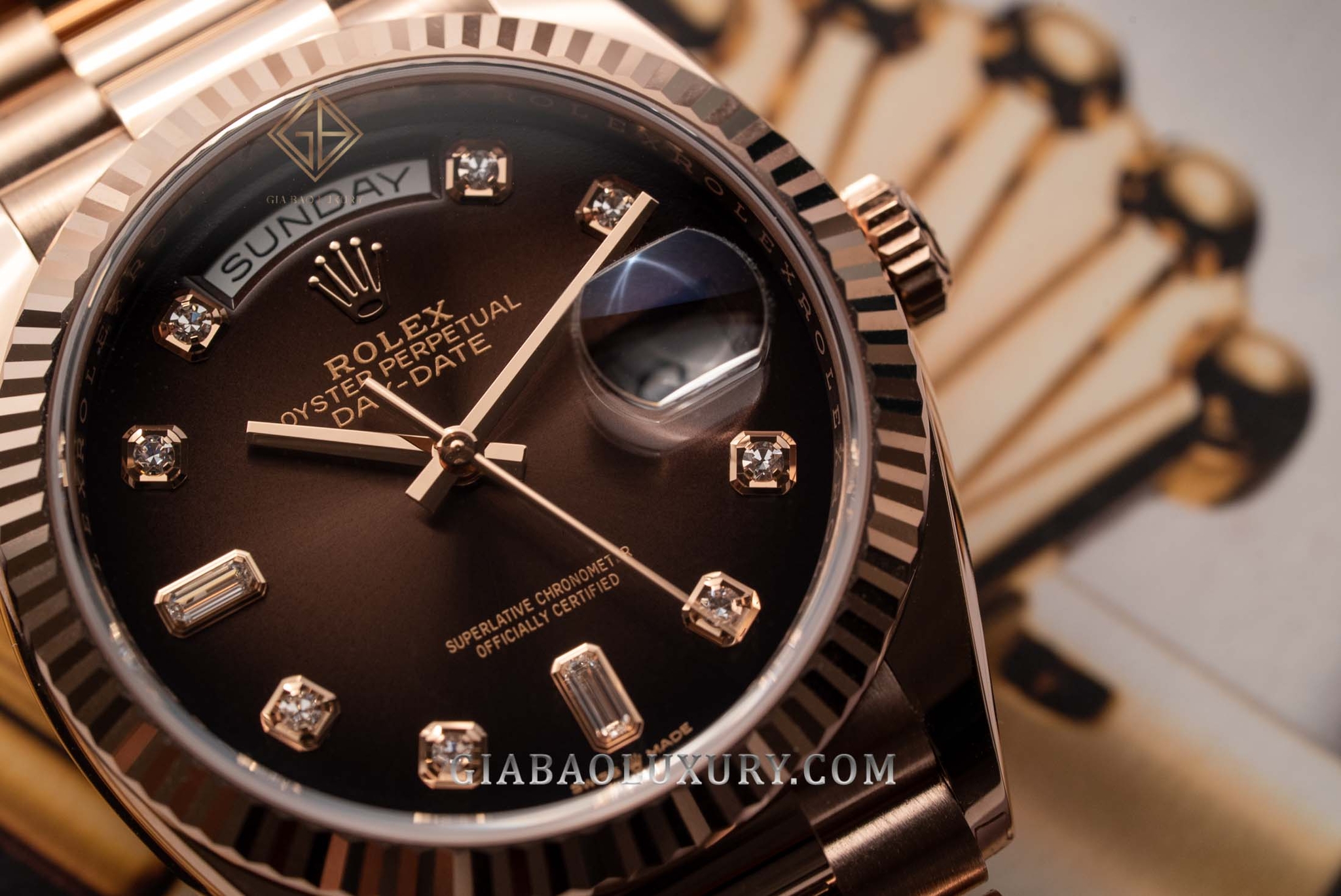 Review đồng hồ Rolex Day-Date 128235: Vàng Everose mặt chocolate - Sự kết hợp mang tính cộng hưởng