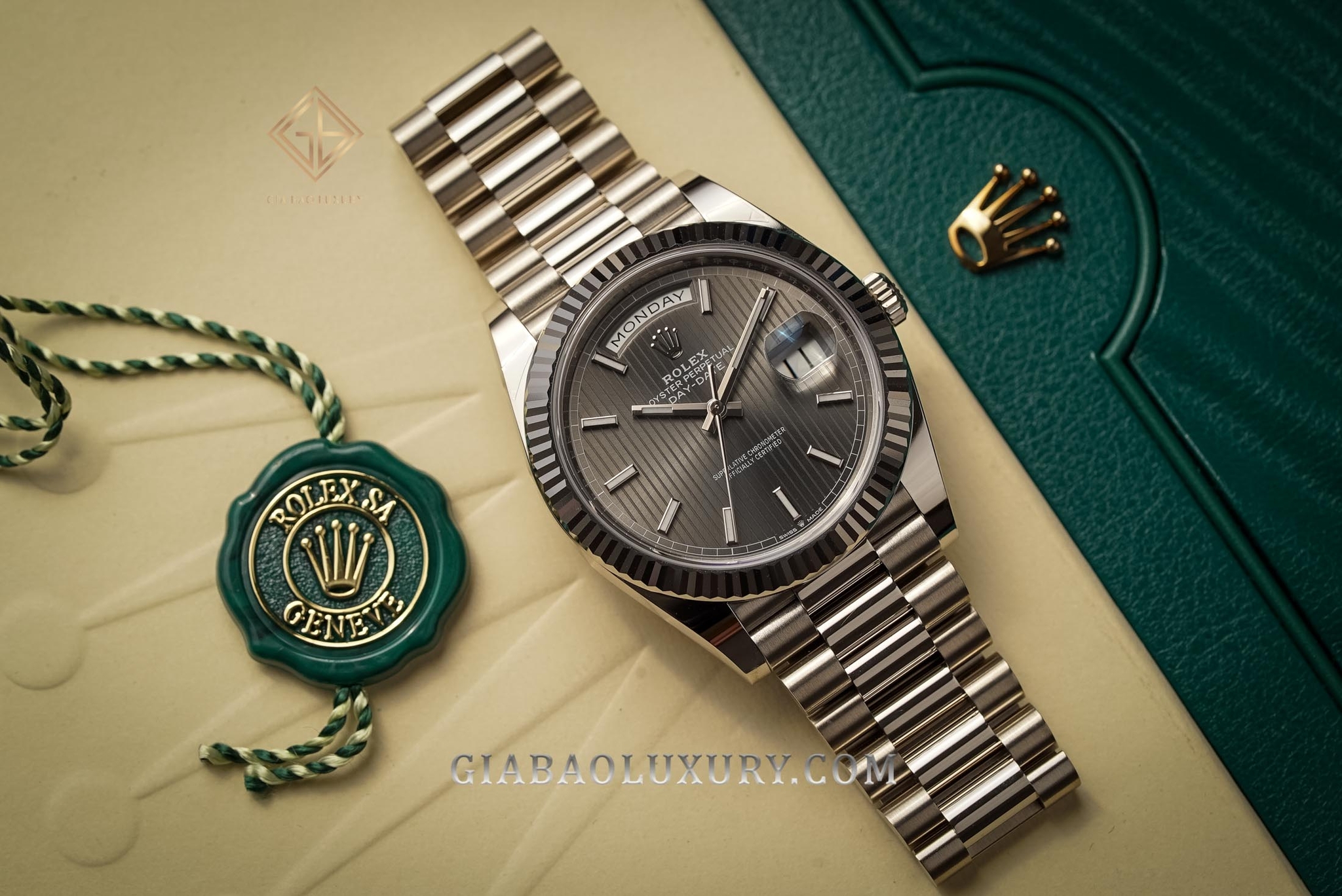 Review Äá»ng há» Rolex Day-Date 228239 Máº·t sá» Rhodium káº» sá»c