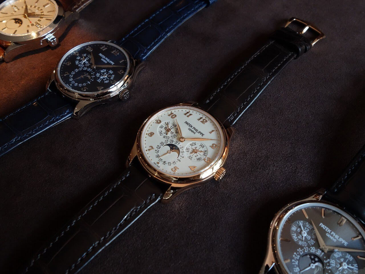 Giới thiệu đồng hồ Patek Philippe Grand Complications 5327 Perpetual Calendar