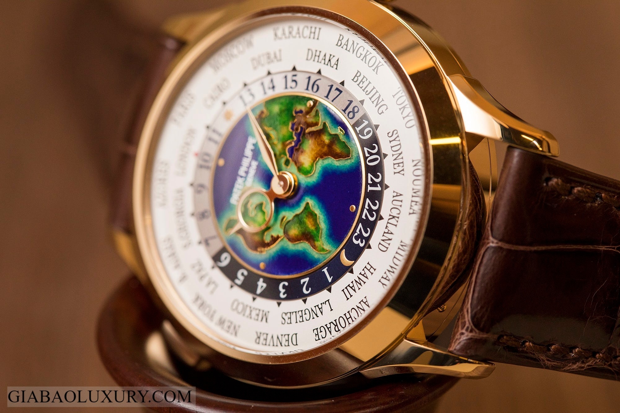 Giới thiệu đồng hồ Patek Philippe World Time 5231J