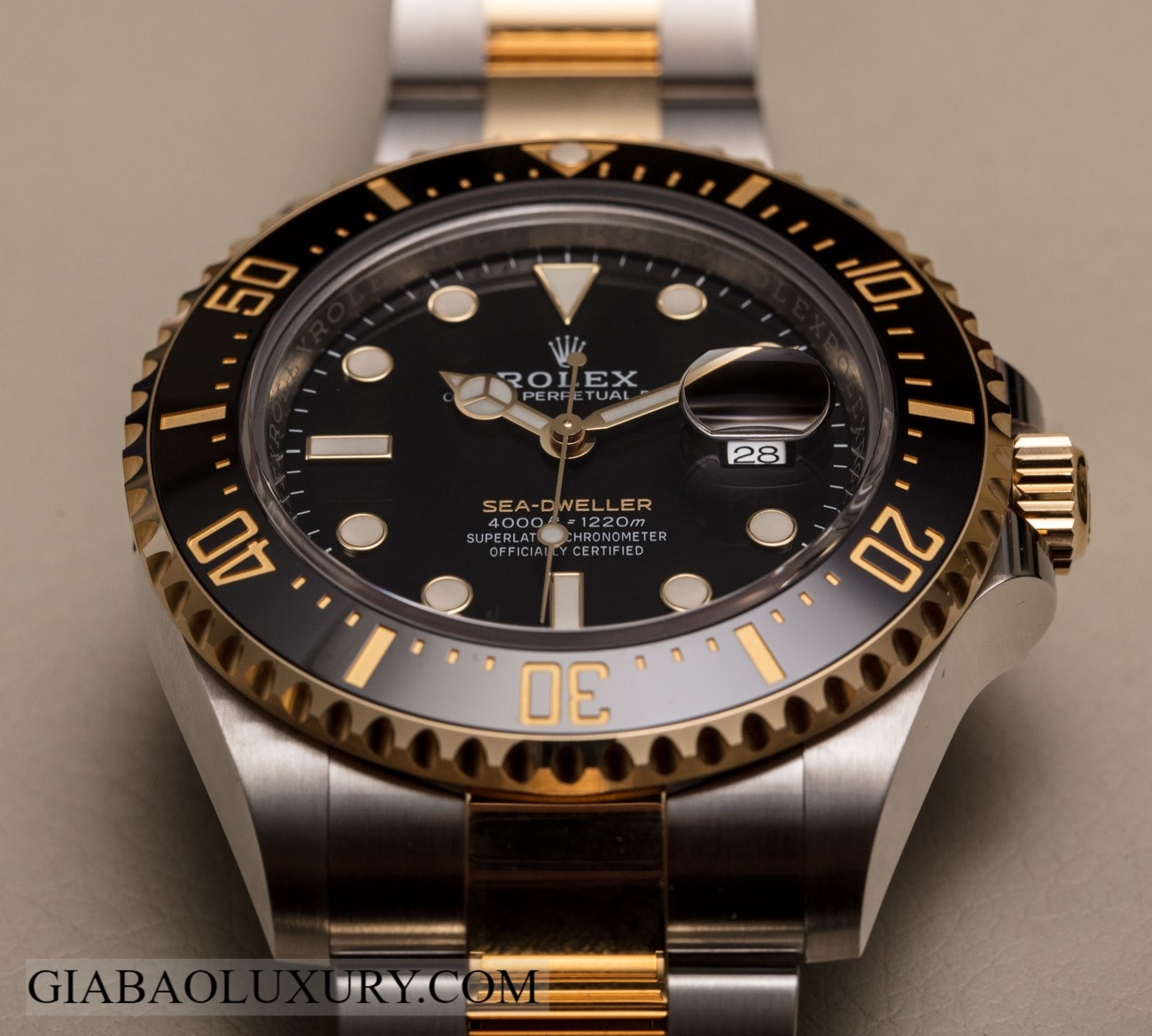 Giới thiệu đồng hồ Rolex Sea-Dweller 126603 phiên bản Rolesor vàng 43mm