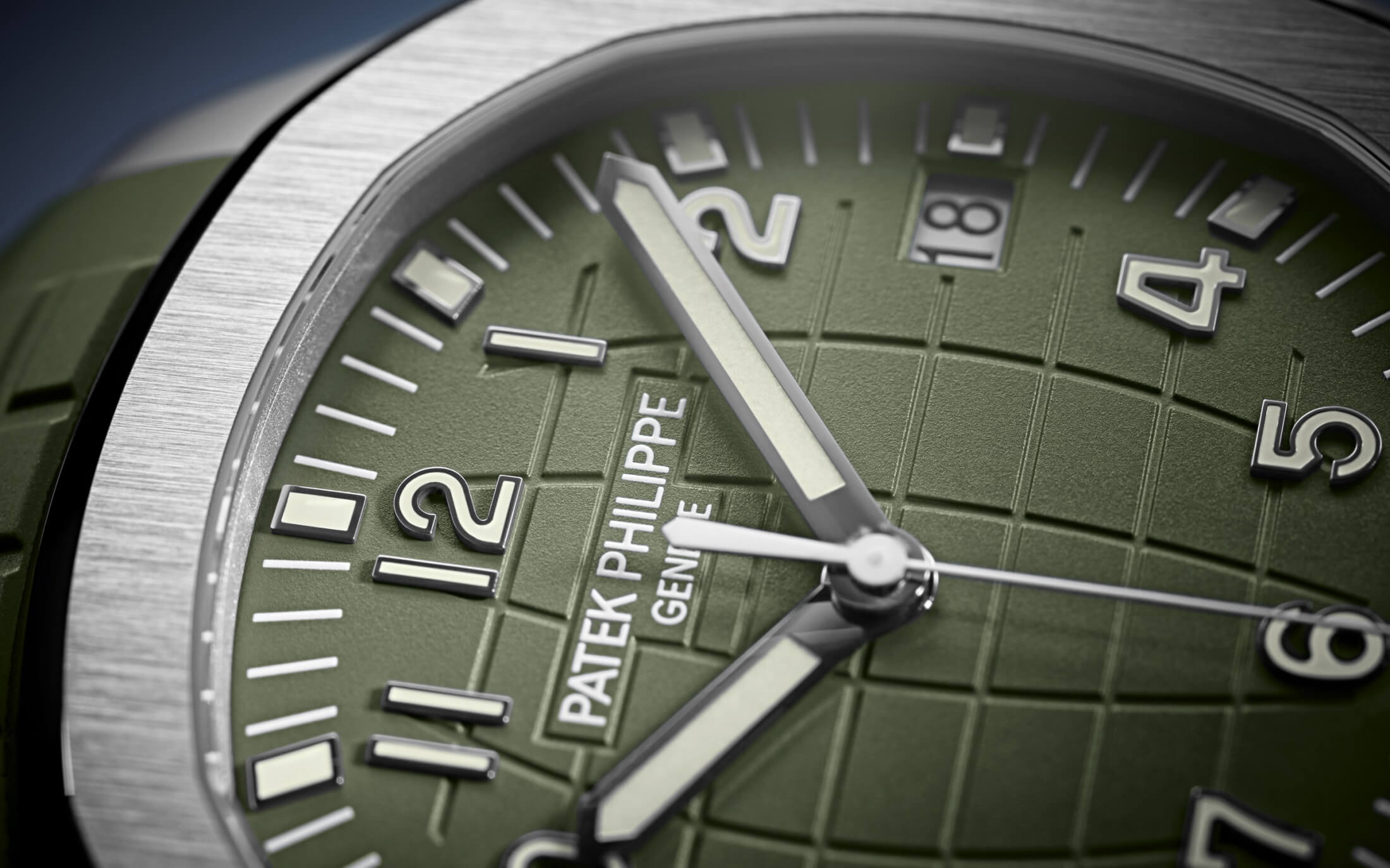 Giới thiệu đồng hồ Patek Philippe Aquanaut 5168G mặt số Khaki Green