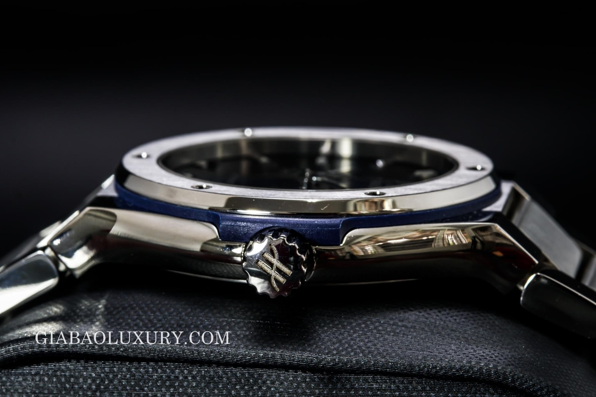 đồng hồ hublot classic fusion titanium 42mm