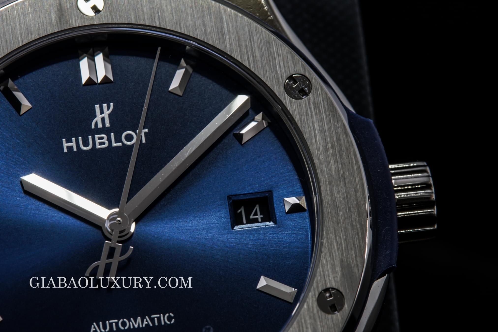 đồng hồ hublot classic fusion titanium 42mm