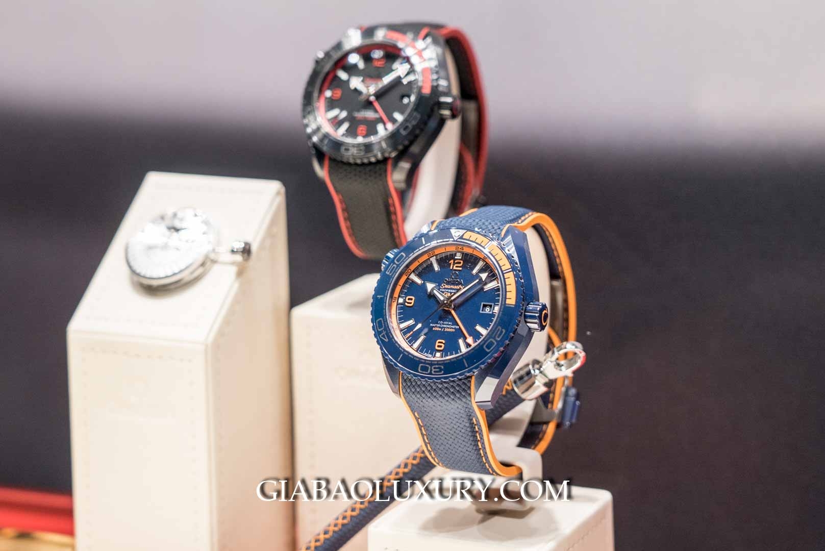 Đồng hồ Omega Seamaster GMT Baselworld 2018
