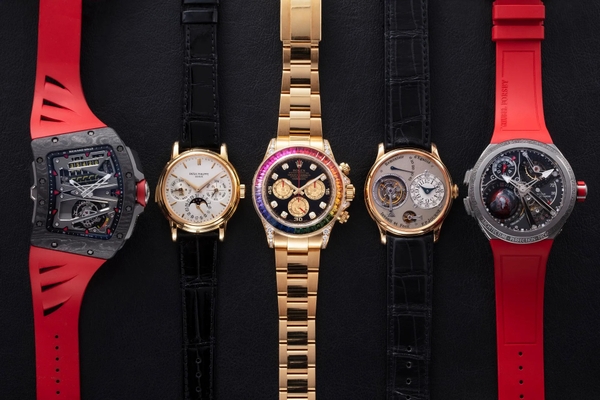 Lần đầu tiên hai mẫu đồng hồ Greubel Forsey GMT Sport cùng được đấu giá