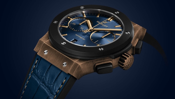 Review đồng hồ Hublot Classic Fusion Bronze Bucherer Blue Edition