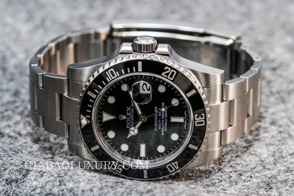 So sánh hai mẫu đồng hồ Rolex Submariner và Submariner Date
