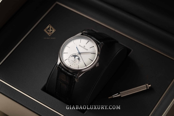 Trân trọng vẻ đẹp cổ điển cùng đồng hồ Jaeger-LeCoultre Master Ultra Thin Moon Q1368430