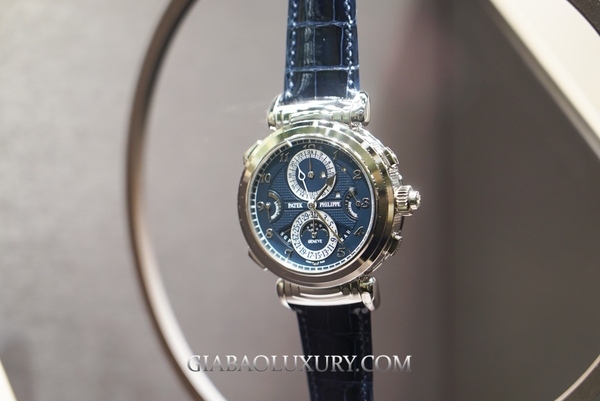 Giới thiệu đồng hồ Patek Philippe Grand Complications 6300G Grandmaster Chime mặt số xanh