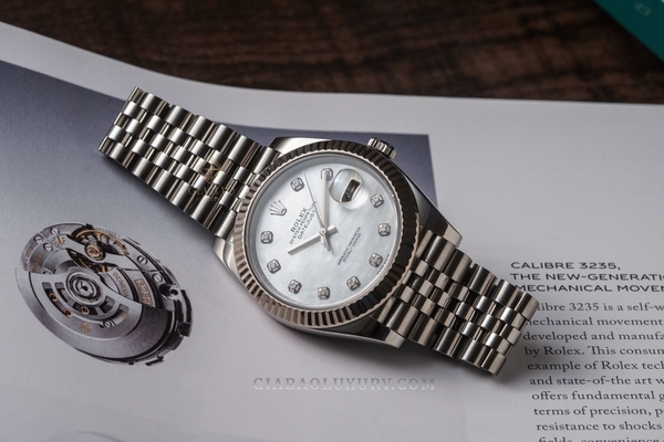 Review đồng hồ Rolex Datejust 41 126334 Mặt Vỏ Trai Trắng
