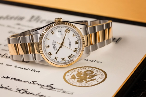 Rolex đang cung cấp đồng hồ có kích thước nào dành cho nam giới?