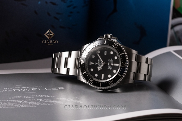 Review đồng hồ Rolex Deepsea Sea-Dweller Ref 126660: Gã siêu thợ lặn